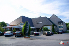 Отель Threeland Hotel  Pétange